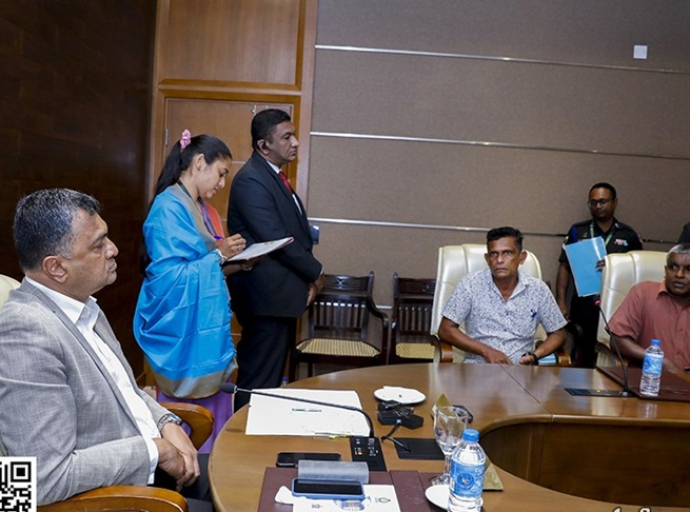 பொது தின நிகழ்வில் போர் வீரர்களுக்கான தொடர்ச்சியான ஆதரவை பாதுகாப்பு செயலாளர் வலியுறுத்தினார்