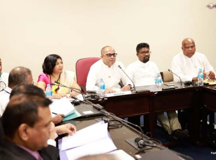 நான்கு அமைச்சுகளின் 2025 வரவுசெலவுத்திட்ட முன்மொழிவுகள் தொடர்பான முன்னேற்றம் குறித்து உட்கட்டமைப்பு வசதிகள் மற்றும் மூலோபாய அபிவிருத்தி பற்றிய துறைசார் மேற்பார்வைக் குழுவில் கலந்துரையாடல்