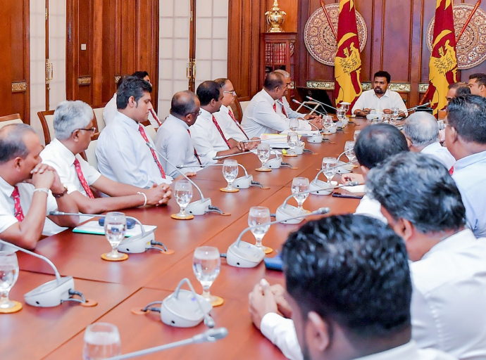 கட்டியெழுப்பப்பட்டுள்ள பொருளாதார ஸ்திரத்தன்மையை தொடர்ந்து பேணுவதற்கு ஆதரவளிக்கவும் - ஜனாதிபதி அரசாங்க மருத்துவ அதிகாரிகள் சங்கத்திடம் தெரிவிப்பு