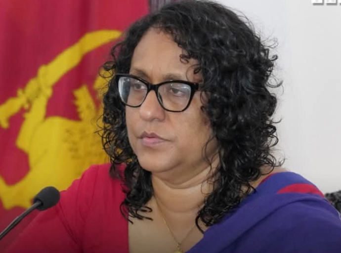 எம்மீது ஒரு பலத்த அடி விழுந்திருக்கிறது, ஆயினும் நாம் வீழ்ந்துவிடவில்லை. எமது மக்கள் வியக்கத்தக்க மன உறுதியை வெளிப்படுத்தி இருக்கின்றனர்