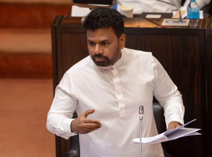 நாங்கள் தொங்குபாலத்தில் நடந்து கொண்டிருக்கிறோம் என்றும் மக்களை அமைதியாக இருக்குமாறும் கூற முடியாது, நாங்கள் அவ்வாறானதொரு அரசாங்கம் அல்ல