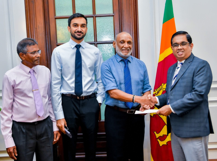‘Rebuilding Sri Lanka’ நிதியத்திற்கு Anunine Holdings நிறுவனத்தினால் 25 மில்லியன் ரூபா நன்கொடை