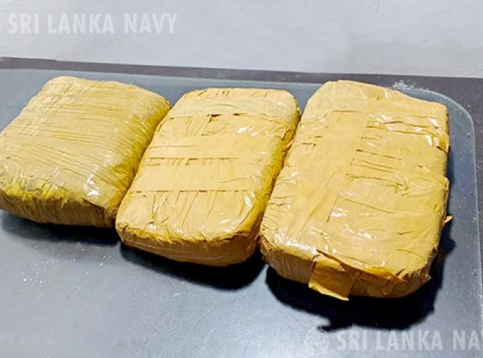மன்னாரில் ஒரு மில்லியன் ரூபாய்க்கும் அதிகமான மதிப்புள்ள வெளிநாட்டு கஞ்சாவுடன் இரண்டு சந்தேக நபர்கள் கைப்பற்றப்பட்டனர்