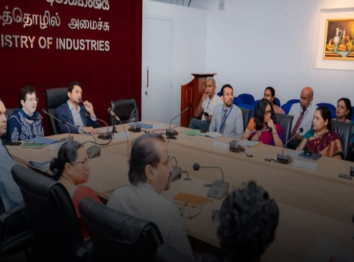 அனர்த்தத்தால் பாதிக்கப்பட்ட தொழில்களுக்காக உடனடி நிதி நிவாரணக் கடன் செலுத்தும் காலம் நீடிக்கப்பட்டத