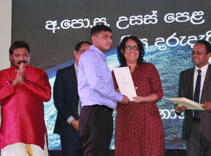 ஜனாதிபதி நிதியத்தினால் உயர்தரத்தில் சிறந்த பெறுபேறுகளைப் பெற்ற வடமாகாண மாணவர்களை பாராட்டும் நிகழ்வு பிரதமர் தலைமையில்..