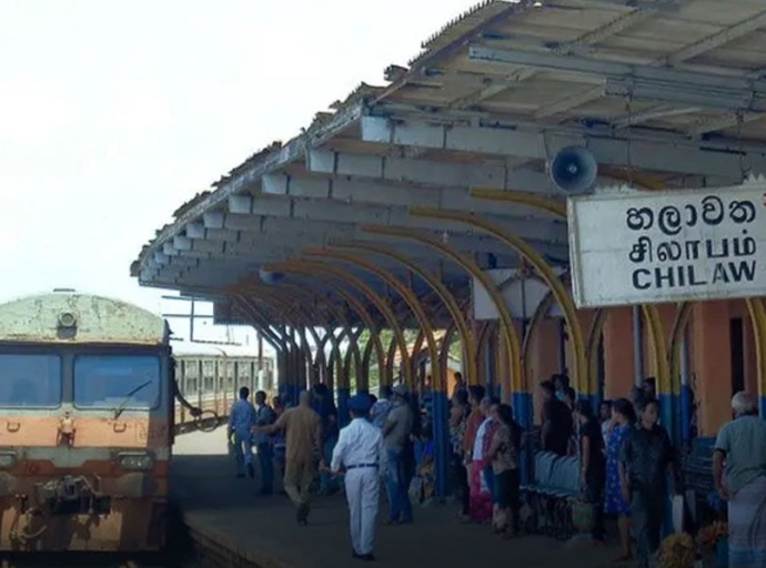 புத்தளம் புகையிரத வீதியில், கொழும்பு கோட்டை முதல் சிலாபம் வரையிலான புகையிரத சேவைகள் நாளை (29)முதல் மீண்டும் ஆரம்பமாகும் 