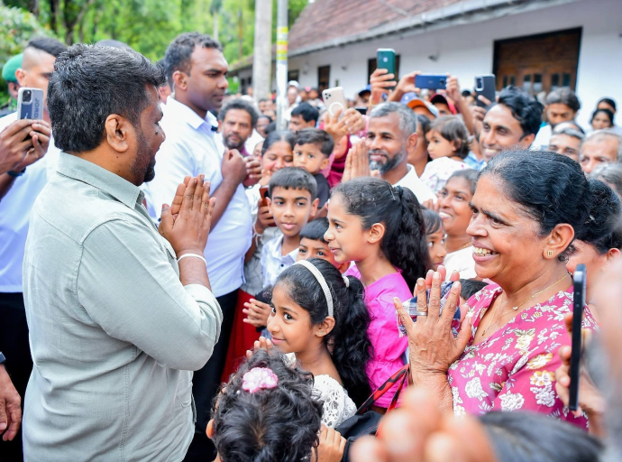 அங்கும்புர மற்றும் கன்கொட்டுவ பகுதிகளில் மண்சரிவு காரணமாக வீடுகளை இழந்த மக்களுக்கான மீள்குடியேற்ற ஏற்பாடுகள் குறித்து ஜனாதிபதி கேட்டறிந்தார்