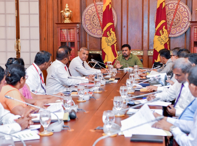 ‘தமக்கென ஒரு இடம்  -  அழகான வாழ்க்கை’ தேசிய வீட்டுத்திட்டம் 2026 செயற்பாடு ஜனாதிபதியின் மேற்பார்வைக்கு உரிய காலக்கெடுவுக்குள் குறித்த திட்டங்களை நிறைவு செய்து மக்களிடம் ஒப்படைக்கவும்    -       ஜனாதிபதி