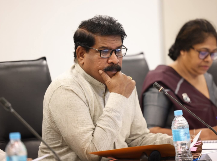அரசுக்குச் சொந்தமான உல்லாச மனைகளை பொருளாதார ரீதியாக பயனுள்ள வகையில் பயன்படுத்துவதற்காள முதலீட்டு முன்மொழிவுகளைக் கோரல்