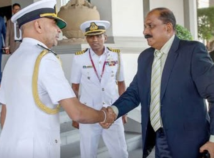 அனர்த்த மீட்பு சவால்களுக்கு மத்தியில் கடற்படையின் ‘Ratama Ekata’ நடவடிக்கைகளைப் பாதுகாப்பு பிரதி அமைச்சர் பாராட்டினார்