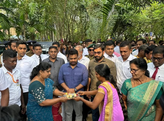 அதிமேதகு சனாதிபதி அவர்களால் வீட்டுத் திட்டத்திற்கான அடிக்கல் நாட்டப்பட்டது