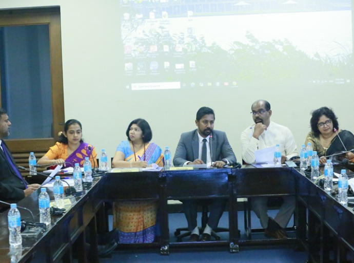 நஞ்சுகள், அபின் மற்றும் அபாயகரமான அவுடதங்கள் (திருத்தச்) சட்டமூலம் மற்றும் நீதித்துறை (திருத்தச்) சட்டமூலம் ஆகியவற்றுக்கு துறைசார் மேற்பார்வைக் குழுவில் அங்கீகாரம்