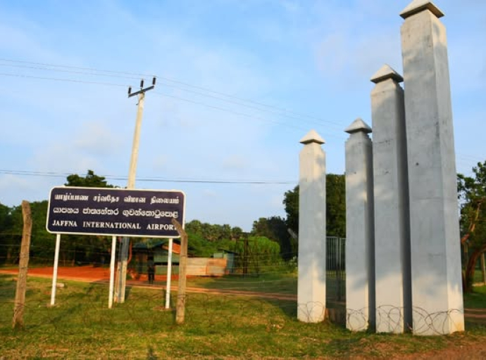துறைமுகங்கள் மற்றும் சிவில் விமானப் போக்குவரத்து அமைச்சர் அனுர கருணாதிலக்க யாழ்ப்பாணம் சர்வதேச விமான நிலையத்தின் கண்காணிப்பு விஜயம்.