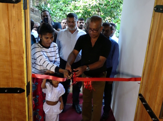 "தமக்கென்று இடம் - அழகான வாழ்க்கை" என்ற கருப்பொருளின் கீழ், கண்டி மாவட்டத்தில் கட்டப்பட்ட வீடுகள் பொதுமக்களுக்கு கையளிக்கப்பட்டன