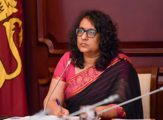இடம்பெயர்ந்து முகாம்களில் உள்ள மக்களுக்கு விரைவான தீர்வுகளை வழங்குங்கள் – பிரதமர் கலாநிதி ஹரினி அமரசூரிய 