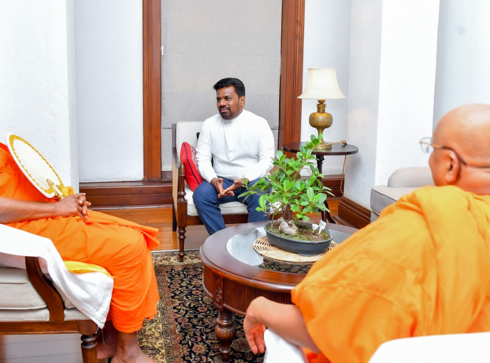 வண, இத்தேபானே தம்மாலங்கார தேரர் ஜனாதிபதியை சந்தித்தார்
