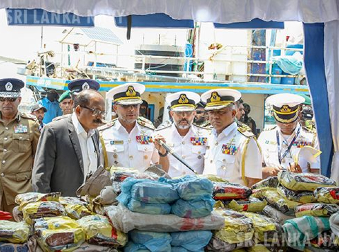 போதைப்பொருள் கடத்தலுக்கு எதிரான கடற்படையின் நடவடிக்கைகளின் போது 654 கிலோகிராம்களுக்கும் அதிகமான ஐஸ் மற்றும் ஹெராயின் மற்றும் ஏராளமான ஆயுதங்ளை கடற்படையினர் கைப்பற்றினர்
