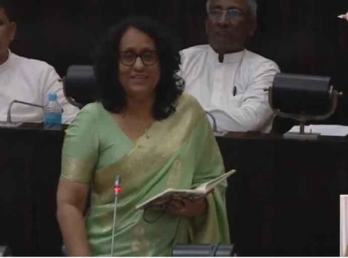 நெருக்கடிக்கு மத்தியிலும் அத்தியாவசிய சேவைகள் மற்றும் கைத்தொழில்களைத் தடையின்றி முன்னெடுப்பதே எமது இலக்கு - பிரதமர் கலாநிதி ஹரிணி அமரசூரிய