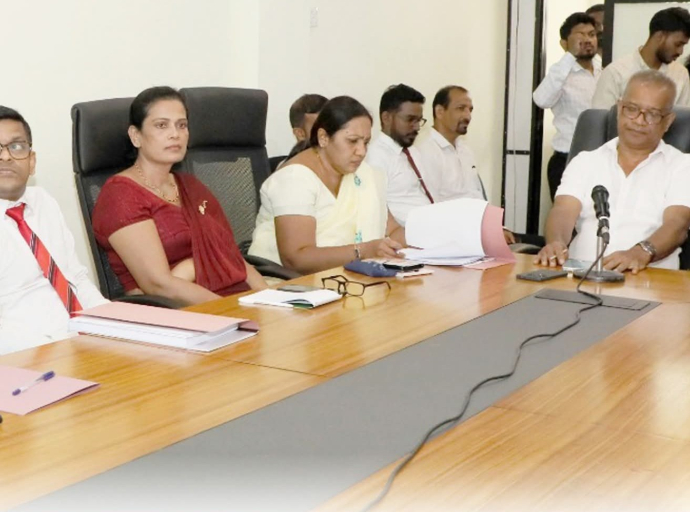 விவசாயம், கால்நடை வளங்கள், காணி மற்றும் நீர்ப்பாசன அமைச்சர் கே.டி. லல்காந்த நிலச் சீர்திருத்த ஆணைக்குழுவை பார்வையிட்டார்