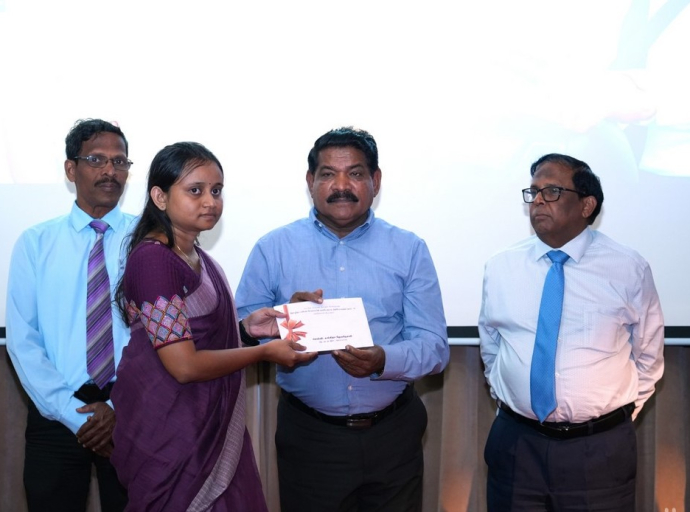 வடக்கு மாகாண பொதுச் சேவையில் இணைந்துள்ள புதிய உத்தியோகத்தர்கள்,நேர்மையுடனும் கண்ணியத்துடனும் சிறந்த சேவையாற்ற முன்வர வேண்டும் – வட மாகாண ஆளுநர்