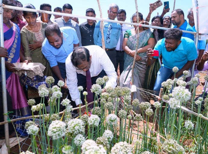 மக்களின் வாழ்வாதாரத்தை உயர்த்தாமல் எந்தவொரு அபிவிருத்தியும் சாத்தியமில்லை. – மன்னாரில் வடக்கு மாகாண ஆளுநர் 