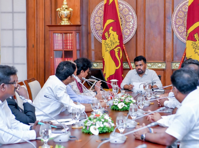 தமிழ் முற்போக்குக் கூட்டணியின் தலைவர் பாராளுமன்ற உறுப்பினர் மனோ கணேசன் உள்ளிட்ட கட்சி உறுப்பினர்களுக்கும் ஜனாதிபதிக்கும் இடையிலான சந்திப்பு