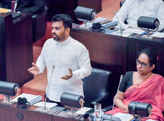 நெருக்கடிக்கு மத்தியில் மக்களுக்கு நிவாரணம் வழங்க ஜனாதிபதியினால் மூன்று மாதங்களுக்கு 100 பில்லியன் ரூபா நிவாரணப் பொதி