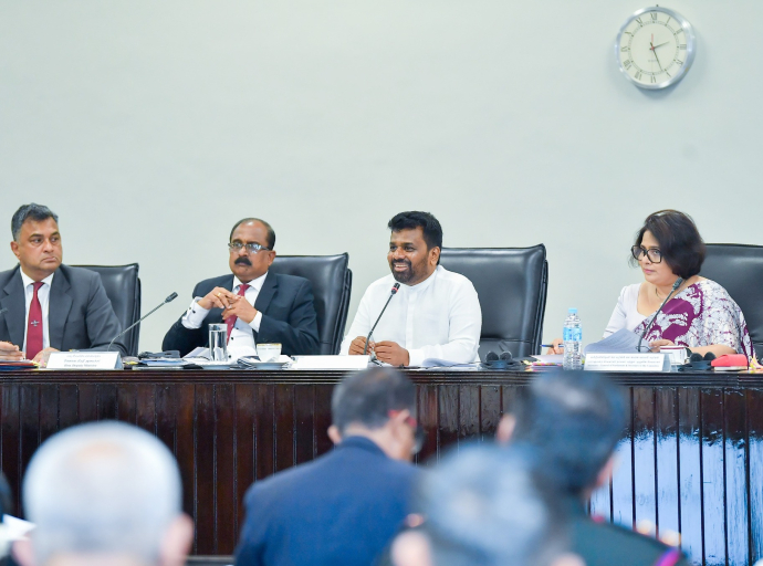 பாதுகாப்பு அலுவல்கள் பற்றிய அமைச்சுசார் ஆலோசனைக் குழுக் கூட்டம் ஜனாதிபதி தலைமையில் பாராளுமன்றத்தில் கூடியது