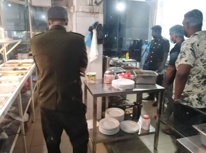 புத்தாண்டு காலத்தில் உணவுப் பாதுகாப்பை மேம்படுத்த அம்பாறை நகரக் கடைகளில் ஆய்வு