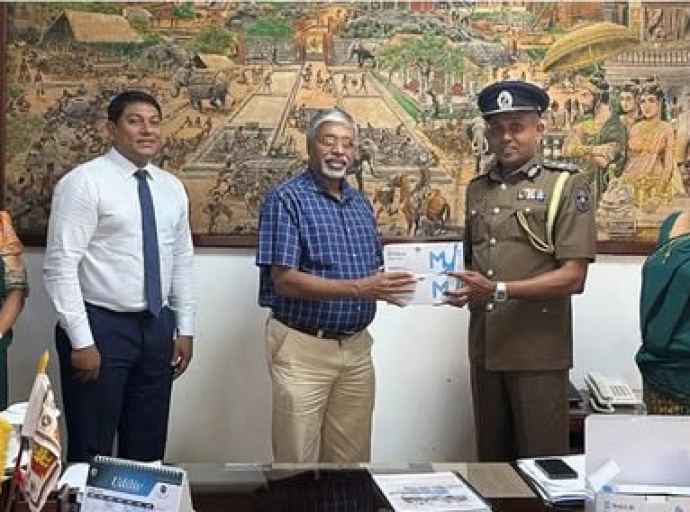 போதைப்பொருள் மற்றும் மதுபானம் அருந்திவிட்டு வாகனம் செலுத்துபவர்களைக் கண்டறியும் சோதனைக் கருவிகள் மத்திய மாகாணத்திற்கு நன்கொடையாக வழங்கப்பட்டன