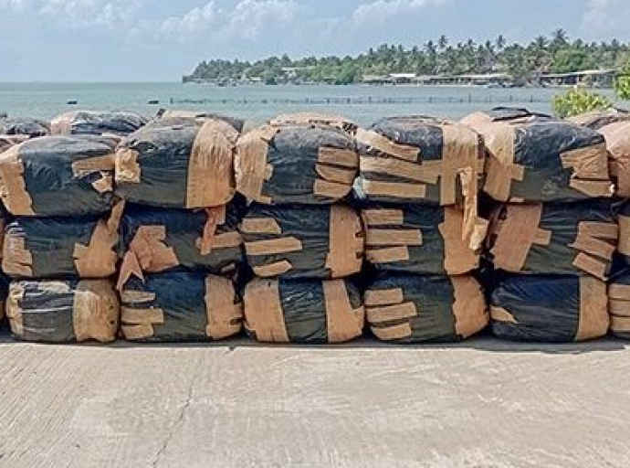 கல்பிட்டியில் சட்டவிரோதமான முறையில் இறக்குமதி செய்யப்பட்ட 1,300 கிலோகிராமை விட அதிகமான பீடி இலைகளை கடற்படையினரால் கைது