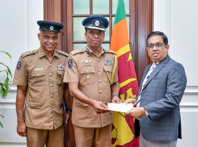 ‘Rebuilding Sri Lanka’ நிதியத்திற்கு பொலிஸ் உத்தியோகத்தர்களின் ஒரு நாள் சம்பளத்திலிருந்து 9,687,462 ரூபா நிதிநன்கொடை