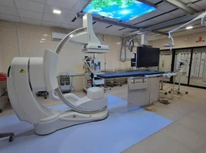 சுகாதார அமைச்சு, கண்டி தேசிய மருத்துவமனைக்கு ரூ. 425 மில்லியன் மதிப்புள்ள இரண்டு உயர் தொழில்நுட்ப நவீன இயந்திரங்களை வழங்கியுள்ளது