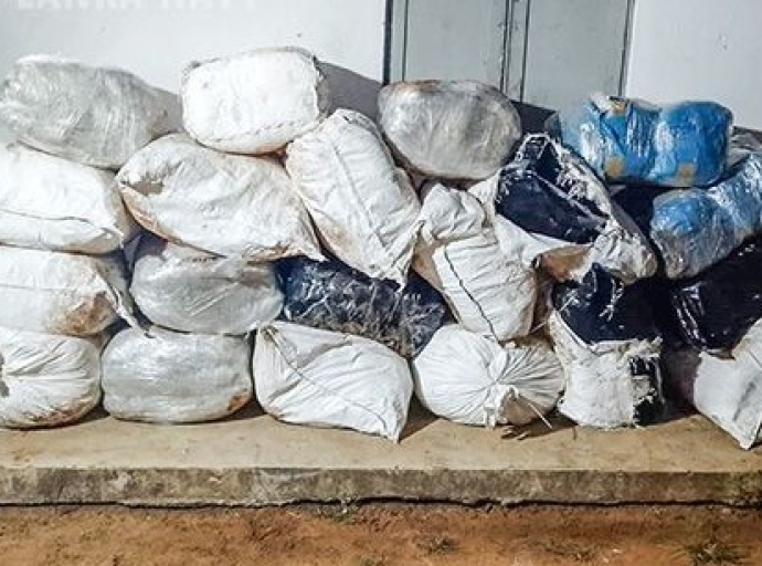சட்டவிரோதமாக நாட்டிற்குள் கொண்டுவரப்பட்ட பீடி இலைகளுடன் புத்தளத்தில் இரண்டு சந்தேக நபர்கள் கைது