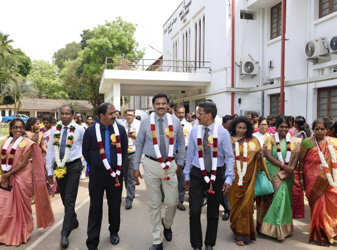 ஒரு நாட்டின் அபிவிருத்திக்கு கிராம அபிவிருத்தியே அடித்தளமானது - அரசாங்க அதிபர் தெரிவிப்பு