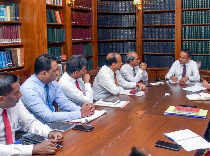 குறைந்த வருமானம் பெறும் லொத்தர் விற்பனையாளர்களின் பிள்ளைகளுக்கு கல்வி நிதியுதவி வழங்க ஜனாதிபதி நிதியம் கவனம் செலுத்தியுள்ளது