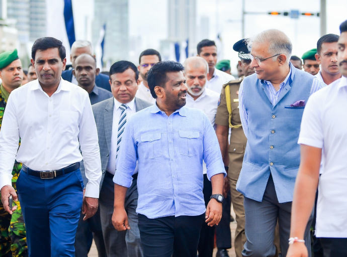 இந்திய அரசாங்கத்தினால் இலங்கை பொலிஸிற்கு அன்பளிப்பாக வழங்கப்பட்ட 134 கெப் ரக வாகனங்கள் உத்தியோகபூர்வமாக ஜனாதிபதியிடம் கையளிப்பு
