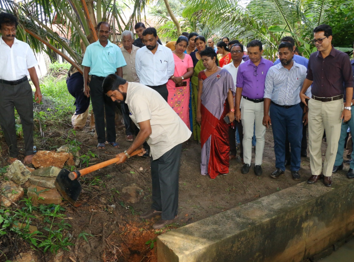 "சுயமுயற்சியால் முன்னேறும் சமூகத்தை உருவாக்குவதே எமது இலக்கு" - பொது நிர்வாக அமைச்சர் பேராசிரியர் சந்தன அபேரத்ன