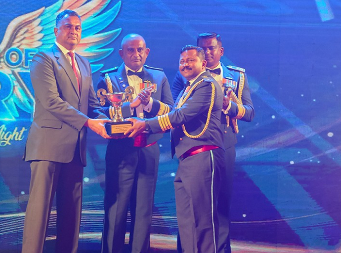 பாதுகாப்புச் செயலாளர் இலங்கை விமானப்படை வண்ண விருது 2024-2025 நிகழ்வில் பிரதம அதிதியாக பங்கேற்றார்