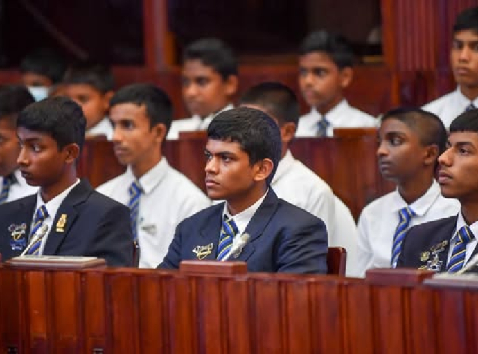 கண்டி வித்யார்த்த கல்லூரியின் மாணவர் பாராளுமன்றத்தின் முதலாவது அமர்வு ஜனாதிபதி செயலகத்தில்