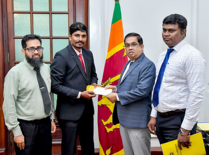 Rebuilding Sri Lanka' நிதியத்திற்கு பரந்தன் கெமிகல்ஸ் நிறுவனத்திடமிருந்து நிதி நன்கொடை