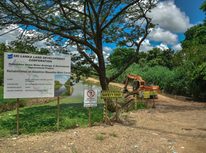 கொலோன்னாவ செலலிஹினி மாவத்தை கால்வாய் புனரமைப்பு