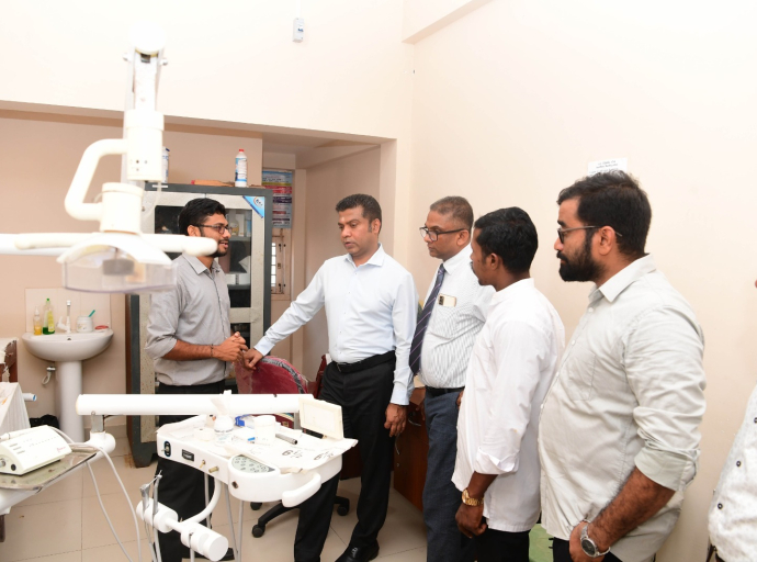 வடக்கு மாகாணத்தில் உள்ள தீவுகளில் வாழும் மக்களின் சுகாதார சேவைகளை மேலும் வலுப்படுத்தும் நோக்கில், சுகாதார மற்றும் வெகுஜன ஊடக அமைச்சர் அங்கு விஜயம் 