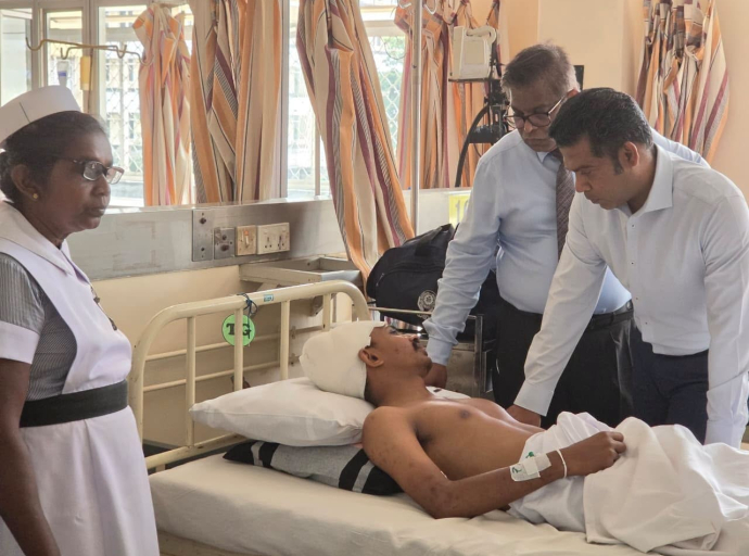 நீர்கொழும்பு சிறைச்சாலையில் நடைபெற்ற மோதலில் காயமடைந்த அதிகாரிகள் மற்றும் கைதிகளின் நலனை விசாரிப்பதற்காக, சுகாதார மற்றும் வெகுஜன ஊடக அமைச்சர் இலங்கை தேசிய மருத்துவமனைக்கு விஜயம்