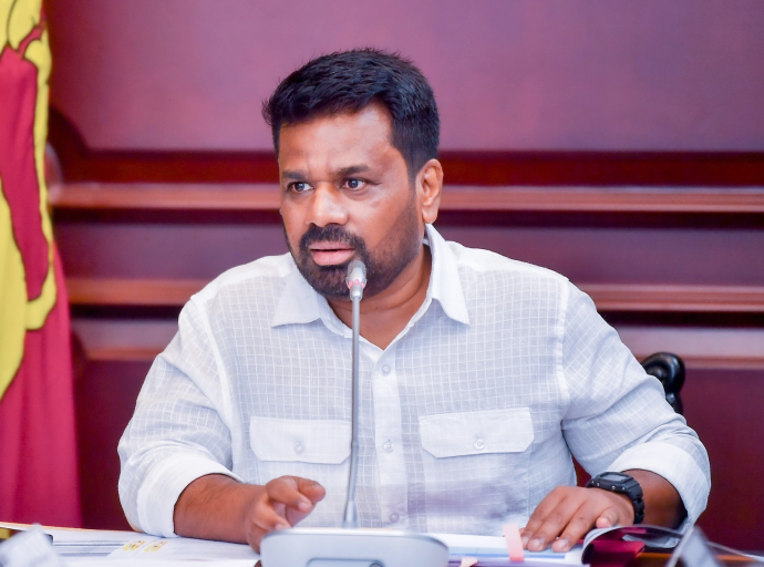 அனைவருக்கும் பயனளிக்கும் வகையில், தரமான மற்றும் வசதிகள் கொண்ட பொதுப் போக்குவரத்துத் துறையை உருவாக்க வேண்டும்    - போக்குவரத்து, நெடுஞ்சாலைகள் மற்றும் நகர அபிவிருத்தி அமைச்சின் 2027 வரவுசெலவுத் திட்டத்திற்கு முன்னரான கலந்துரையாடலில் அதிகாரிகளுக்கு ஜனாதிபதி