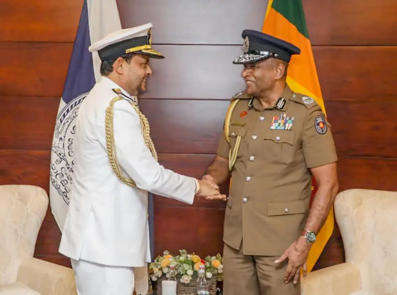 புதிய கடற்படைத் தளபதி மற்றும் இலங்கை பொலிஸ் மா அதிபர் இடையிலான உத்தியோகபூர்வ சந்திப்பு